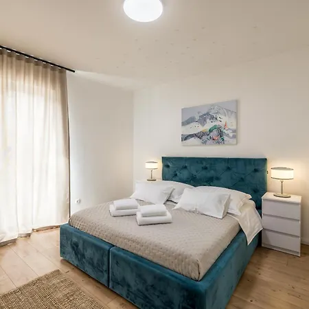 Appartement With Rated Breakfast Zap