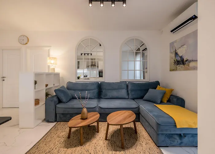 With Rated Breakfast Zap Apartman *