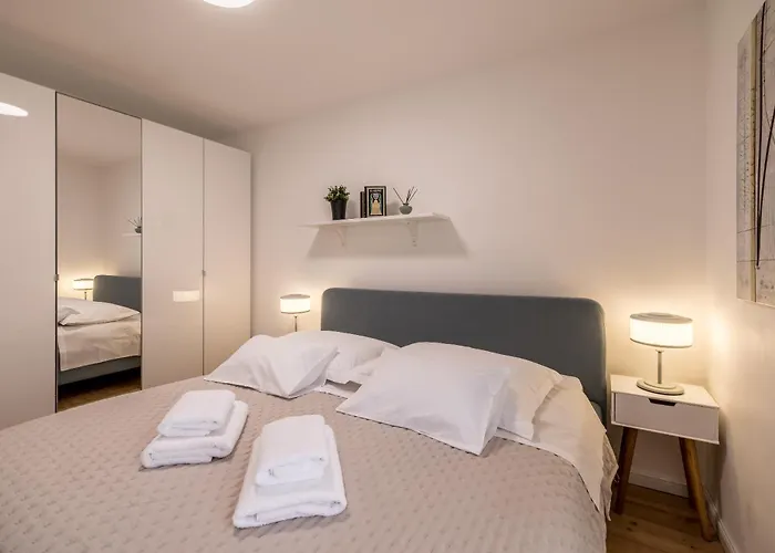 Apartman With Rated Breakfast Zap