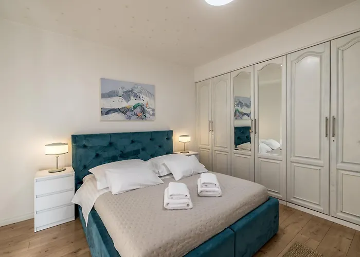 With Rated Breakfast Zap Apartman Split