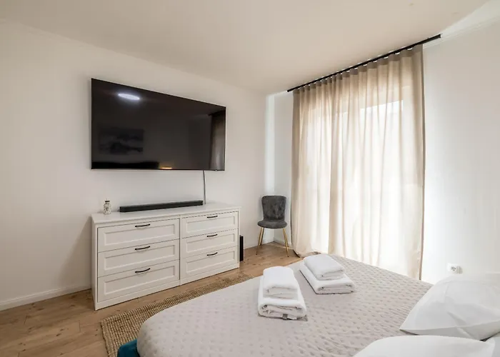 Apartman With Rated Breakfast Zap Split